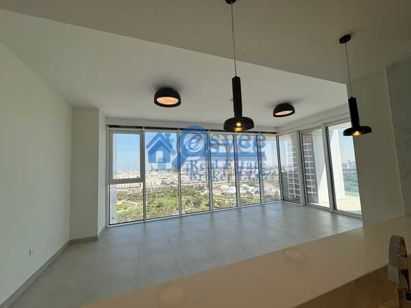 {i.property_images.first.image.alt}}