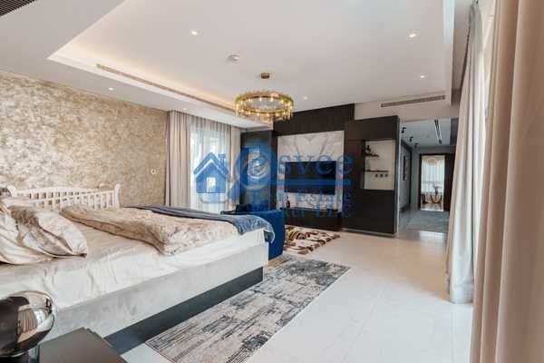 {i.property_images.first.image.alt}}