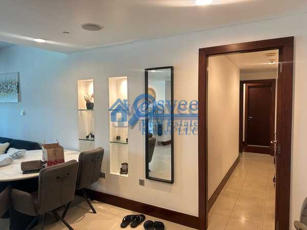 {i.property_images.first.image.alt}}