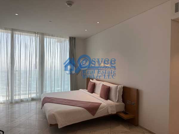 {i.property_images.first.image.alt}}