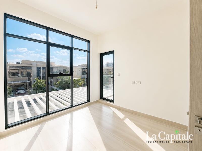 PARK VIEW | AVAILABLE FROM SEP | SINGLE ROW