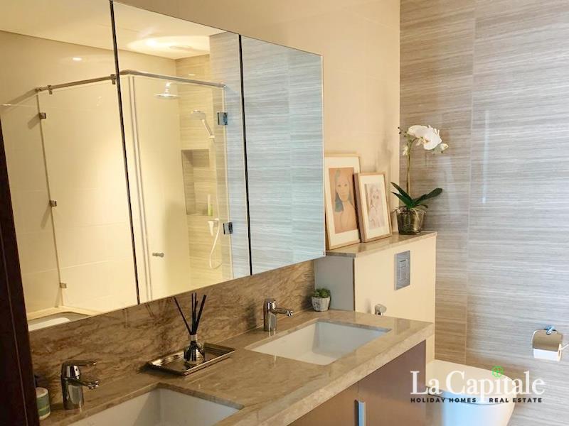 READY TO MOVE | MID FLOOR | PARTIAL PARK VIEW