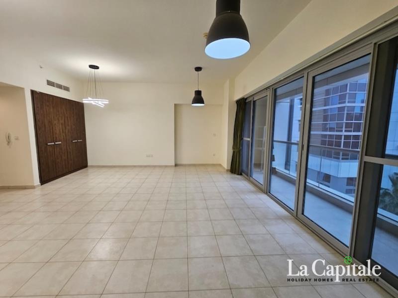 READY TO MOVE | PRIME LOCATION | NEAR METRO